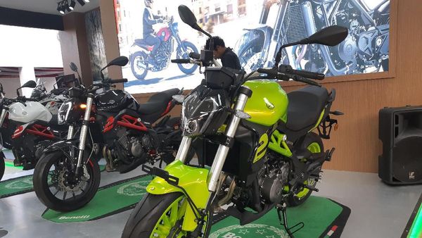 Motor Sport 250cc Benelli TNT 249S Lebih Ngacir