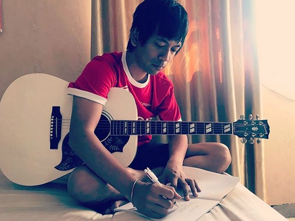 Rian DMASIV Ciptakan Indonesia Damai, Kolaborasi Iwan Fals hingga Ebiet G Ade Rian DMASIV Ciptakan Indonesia Damai, Kolaborasi Iwan Fals hingga Ebiet G Ade
