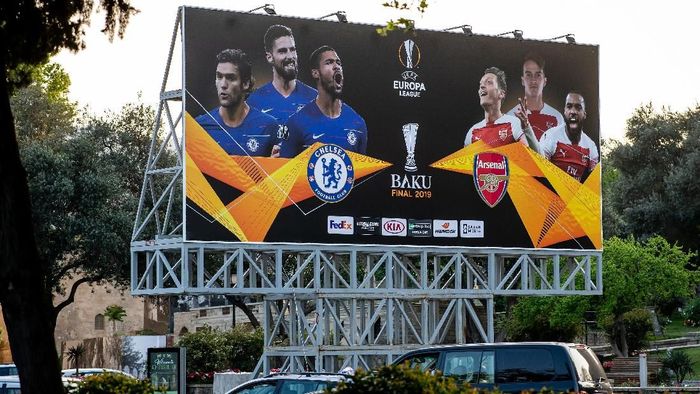 Iklan laga final liga Europa antara Chelsea vs Arsenal terpampang di kota Baku, Azerbaijan. (Foto: Thomas Eisenhuth/Getty Images) Iklan laga final liga Europa antara Chelsea vs Arsenal terpampang di kota Baku, Azerbaijan. (Foto: Thomas Eisenhuth/Getty Images)