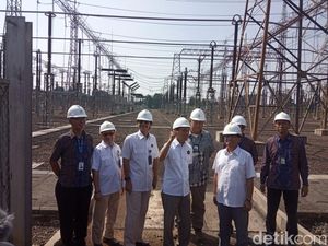 Sidak ke Gandul, Arcandra Pastikan Listrik Aman Selama Lebaran