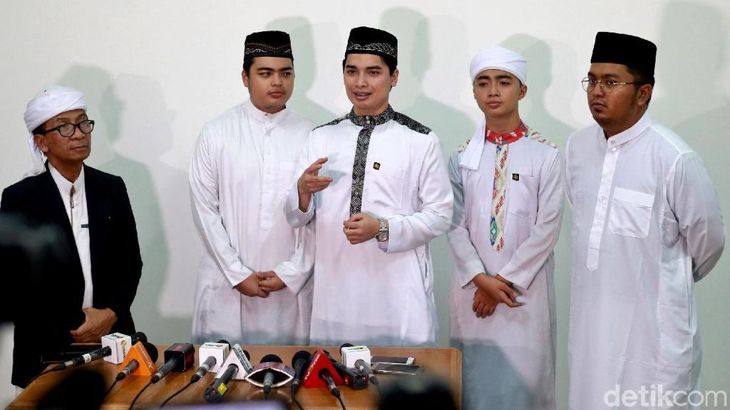 Keluarga Buka Suara Terkait Kepergian Ustaz Arifin Ilham Keluarga Buka Suara Terkait Kepergian Ustaz Arifin Ilham
