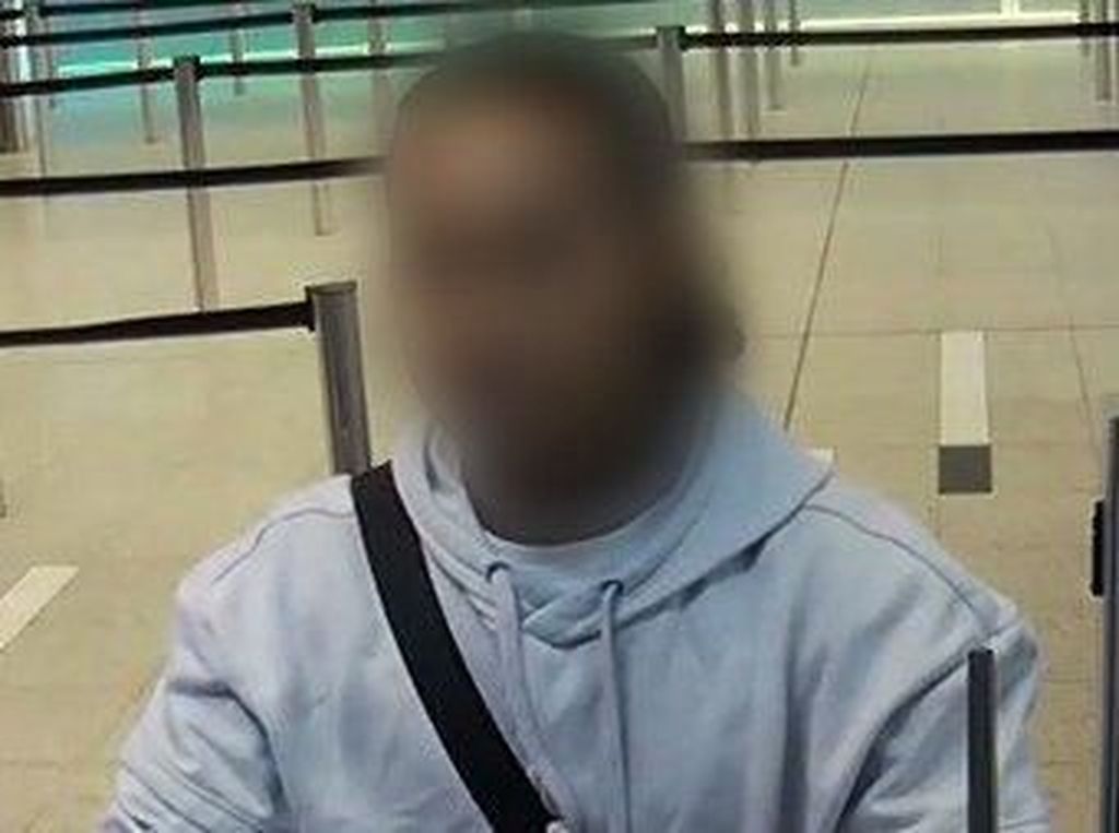 Turis Indonesia Ditahan di Perth Bawa Bahan Porno Anak-anak Turis Indonesia Ditahan di Perth Bawa Bahan Porno Anak-anak