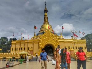 Pagoda Terbesar ke-3 Dunia Jadi Daya Tarik Wisata di Brastagi