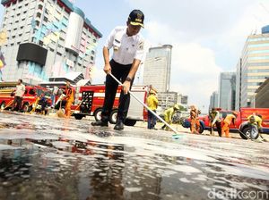 Anies Bikin Jalan MH Thamrin Kinclong