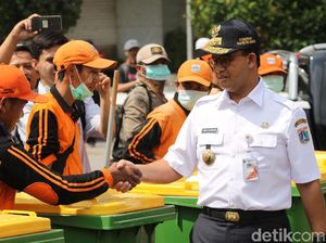 Anies: Tak Ada Operasi Yustisi, tapi RT/RW Wajib Data Warga Baru