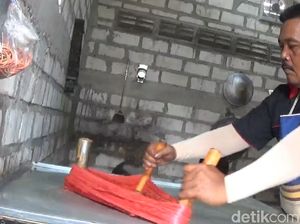 Jajanan Rambut Nenek Produksi Desa Ini Digemari Hingga ke Arab Saudi Jajanan Rambut Nenek Produksi Desa Ini Digemari Hingga ke Arab Saudi