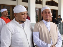 Opick Teringat Momen Jenguk dan Beri Semangat ke Arifin Ilham di Malaysia