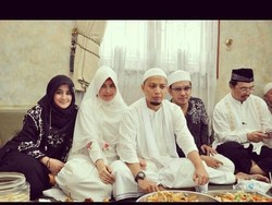 Kulineran Almarhum Ustaz Arifin Ilham hingga Gerai McD Terkecil di Dunia