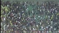 Insiden terjadi pada 9 Mei 2001 dalam laga Hearts of Oak vs Asante Kotoko di Accra Sports Stadium. 126 orang meninggal dan sekitar 70 ribu luka-luka. Pihak kepolisian dikeritik atas kejadian ini karena diperkirakan melepas selusin tabung gas air mata. (Foto: Youtube)