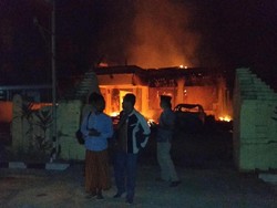 Serang Petugas, Seorang Pembakar Polsek Tambelangan Ditembak