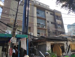 Sisa Ricuh di Sabang Jakpus Semalam: Restoran Rusak, Tembok Dicoreti