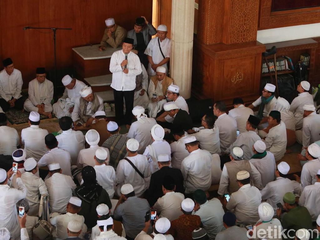 Hukum Takziah dalam Islam, Sunnah atau Wajib? Hukum Takziah dalam Islam, Sunnah atau Wajib?