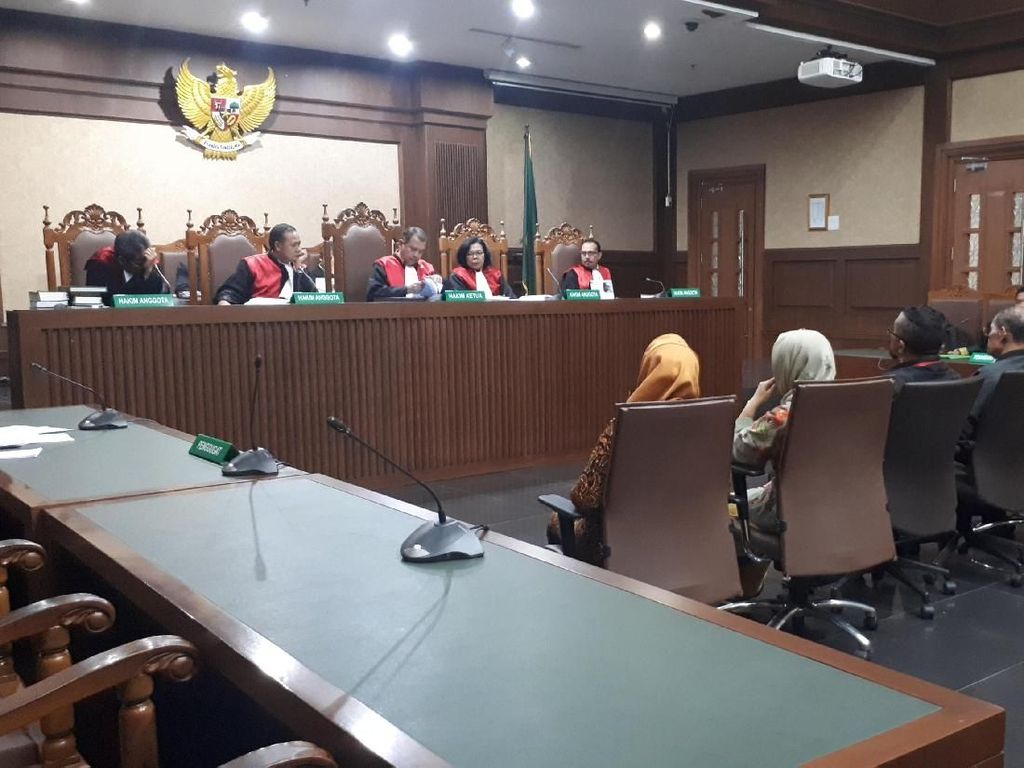 5 Anggota DPRD Sumut Divonis Berbeda di Kasus Suap 5 Anggota DPRD Sumut Divonis Berbeda di Kasus Suap