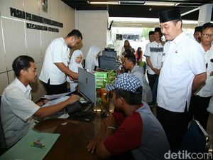 Pastikan Layanan Lancar, Wabup Yusuf Tinjau Pasar Pelayanan Publik Pastikan Layanan Lancar, Wabup Yusuf Tinjau Pasar Pelayanan Publik