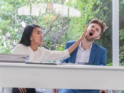 Viral, Video Wanita Tampar Pacar 52 Kali karena Tak Dibelikan Ponsel