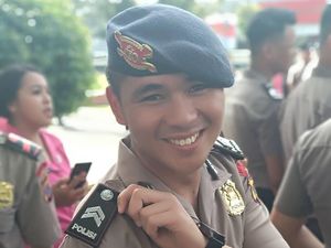 Sosok Viral Brimob Ganteng yang Dikira dari China di Aksi Demo 22 Mei