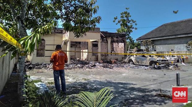 Polisi Ungkap Peran 5 Tersangka Pembakaran Polsek di Sampang