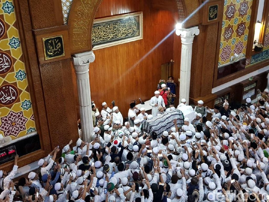 Prabowo Ucapkan Belasungkawa atas Meninggalnya Ustaz Arifin Ilham Prabowo Ucapkan Belasungkawa atas Meninggalnya Ustaz Arifin Ilham