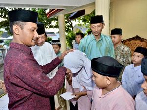 Raut Ceria Anak Yatim Sabang dapat Uang Lebaran Rp 2 Juta/Orang