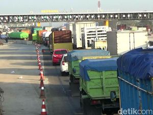 GT Kalihurip Utama Resmi Beroperasi, Kendaraan Terjebak Macet GT Kalihurip Utama Resmi Beroperasi, Kendaraan Terjebak Macet