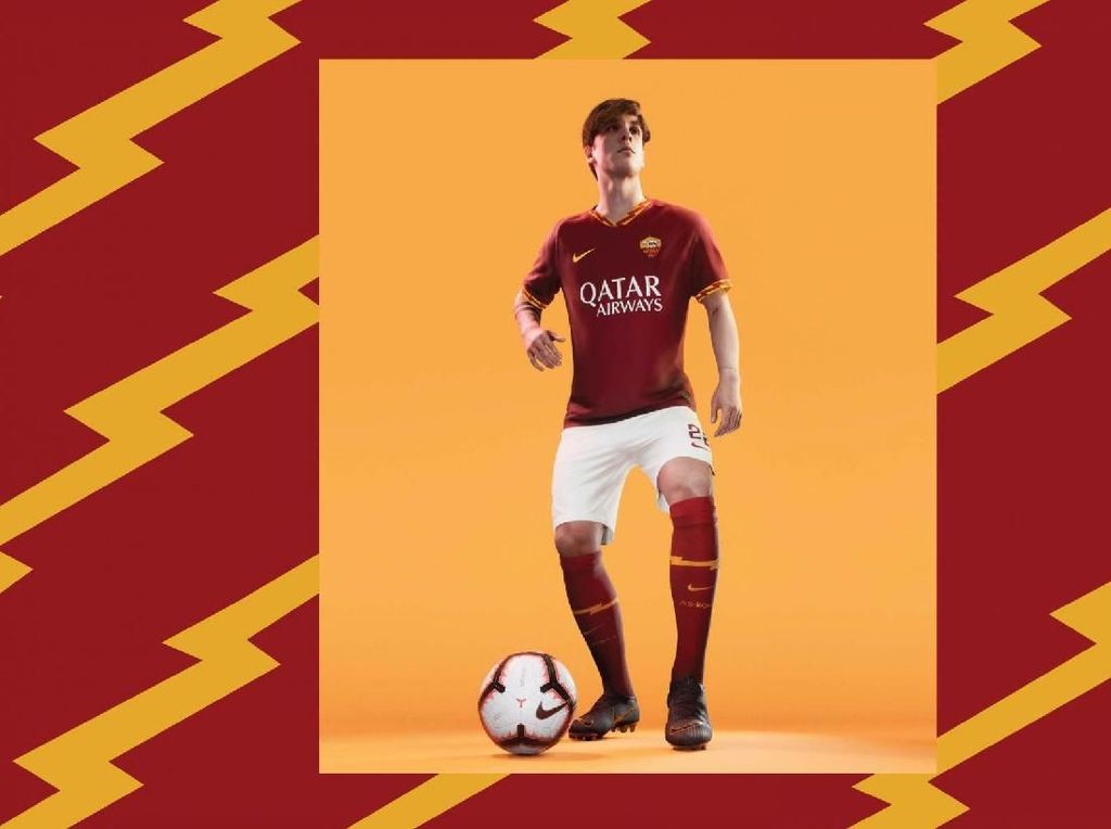 Petir Membalut Jersey Anyar AS Roma Petir Membalut Jersey Anyar AS Roma