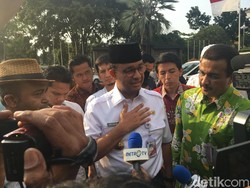 Anies hingga Zulhas Jemput Jenazah Ustaz Arifin Ilham di Bandara Halim