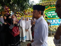 Bima Arya dan Salim Segaf Melayat Arifin Ilham ke Az-Zikra Sentul