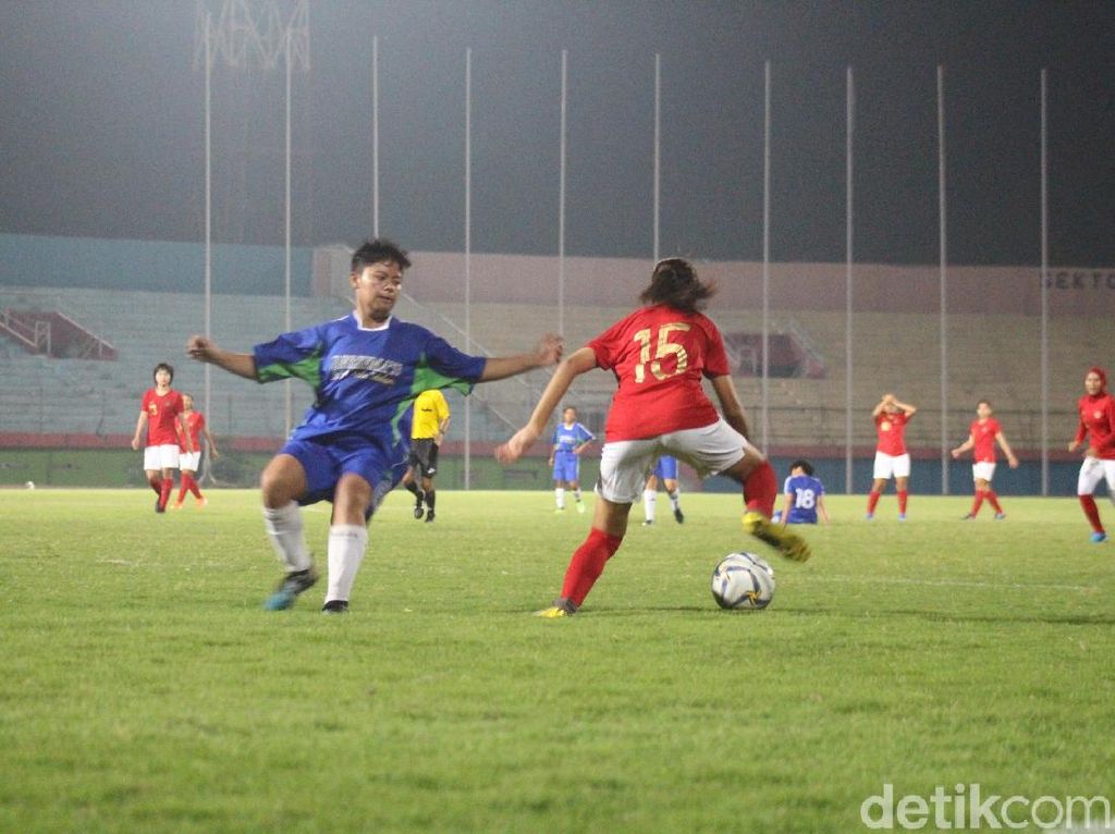 Timnas Putri Menang atas Persema di Laga Uji Coba Timnas Putri Menang atas Persema di Laga Uji Coba