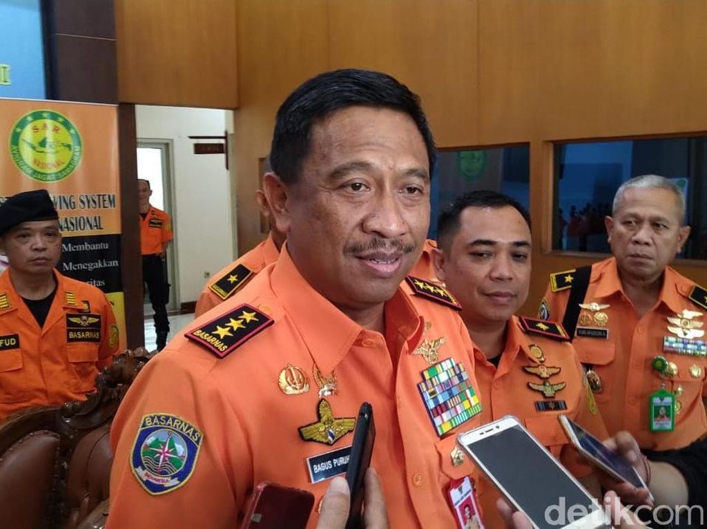 Basarnas Siagakan Posko dan Helikopter di Tol Jawa Tengah Basarnas Siagakan Posko dan Helikopter di Tol Jawa Tengah