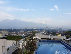 6 Rekomendasi Hotel Infinity Pool di Surabaya