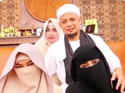 Kenangan Ustaz Arifin Ilham Bersama Tiga Bidadari