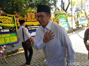 Takziah ke Ponpes Az-Zikra, Menag Merasa Kehilangan Sosok Arifin Ilham Takziah ke Ponpes Az-Zikra, Menag Merasa Kehilangan Sosok Arifin Ilham