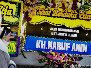 Maruf Amin Hingga AHY Kirim Karangan Bunga ke Az-Zikra Maruf Amin Hingga AHY Kirim Karangan Bunga ke Az-Zikra