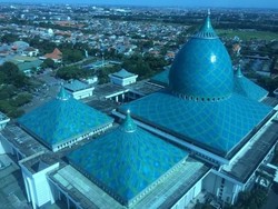 Ngabuburit di Ketinggian 99 Meter Surabaya