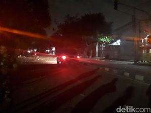 Situasi Depan Asrama Brimob Petamburan Sudah Kondusif, Lalin Dibuka Kembali Situasi Depan Asrama Brimob Petamburan Sudah Kondusif, Lalin Dibuka Kembali
