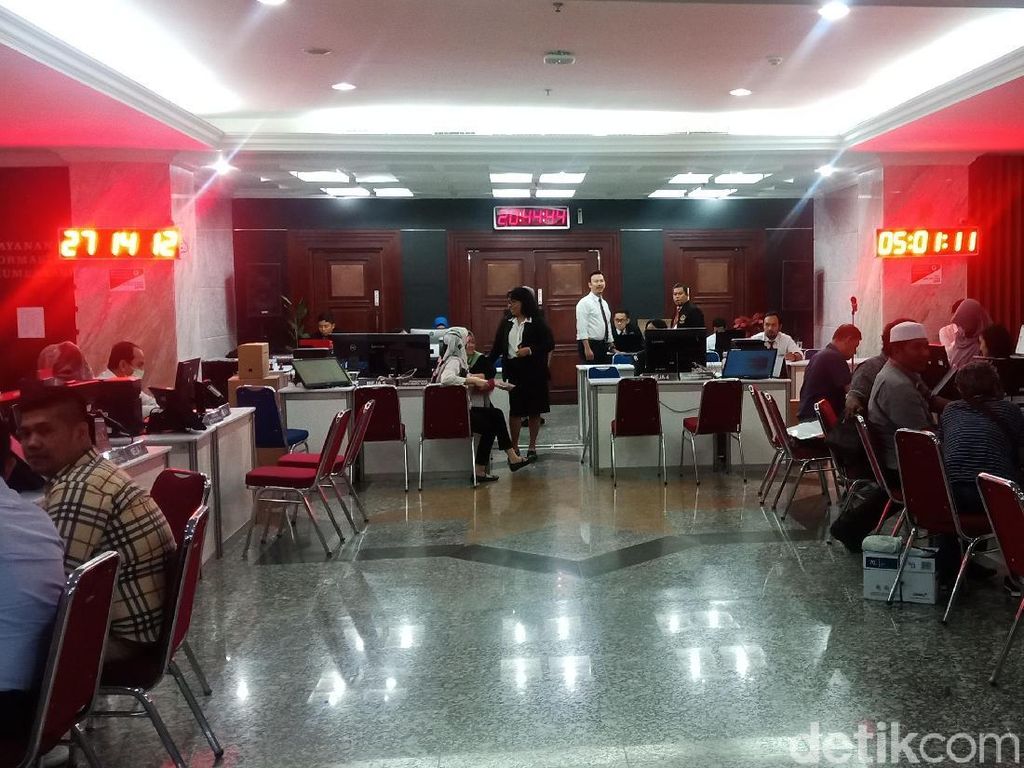 Pendaftaran Sengketa Pileg Ditutup 4 Jam Lagi, MK Catat Sudah Ada 32 Gugatan Pendaftaran Sengketa Pileg Ditutup 4 Jam Lagi, MK Catat Sudah Ada 32 Gugatan