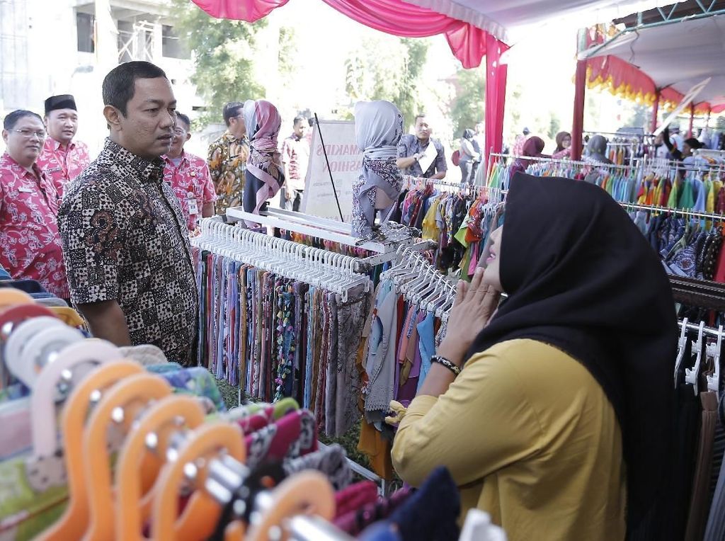 Pemkot Semarang Gelar Bazar 1.000 Paket Sembako Murah Pemkot Semarang Gelar Bazar 1.000 Paket Sembako Murah