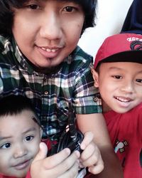 Tatap Rindu Jagoan Ade Jigo Kala Pandang Foto Almarhum Sang Bunda