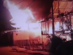 4 Rumah di Polewali Dilahap Si Jago Merah