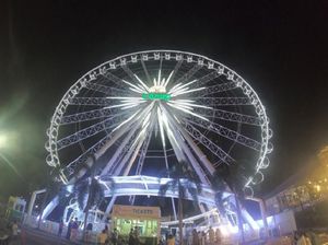 Naik Bianglala Asyik Asiatique