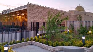 Mengenal Masjid Ramah Lingkungan Pertama di Eropa