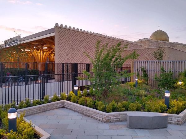 Mengenal Masjid Ramah Lingkungan Pertama di Eropa
