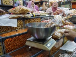 5 Tips Belanja Kue Lebaran Kiloan yang Murah Enak di Pusat Grosir Kue