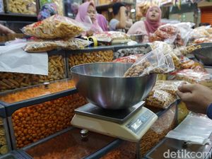 5 Tips Belanja Kue Lebaran Kiloan yang Murah Enak di Pusat Grosir Kue 5 Tips Belanja Kue Lebaran Kiloan yang Murah Enak di Pusat Grosir Kue