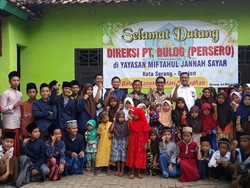 Jelang Lebaran, Bulog Santuni Anak Yatim dan Pesantren di Serang