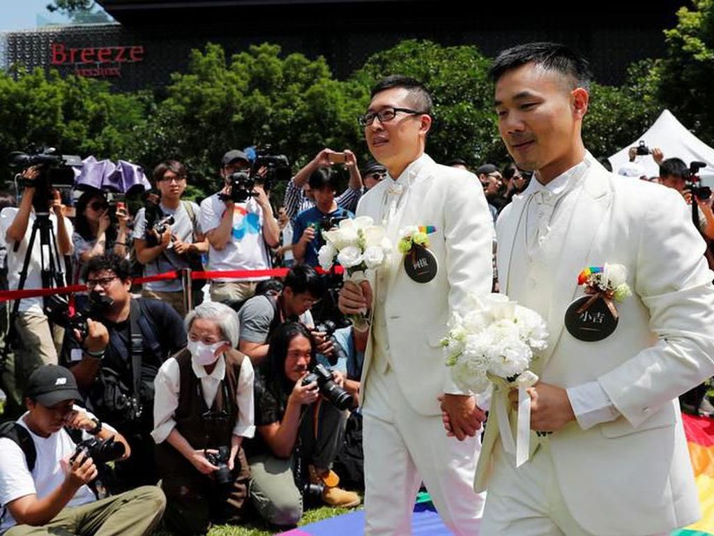 Taiwan Gelar Pernikahan Sesama Jenis Pertama di Asia Taiwan Gelar Pernikahan Sesama Jenis Pertama di Asia