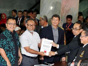 Momen BW dkk Daftarkan Gugatan Prabowo ke MK