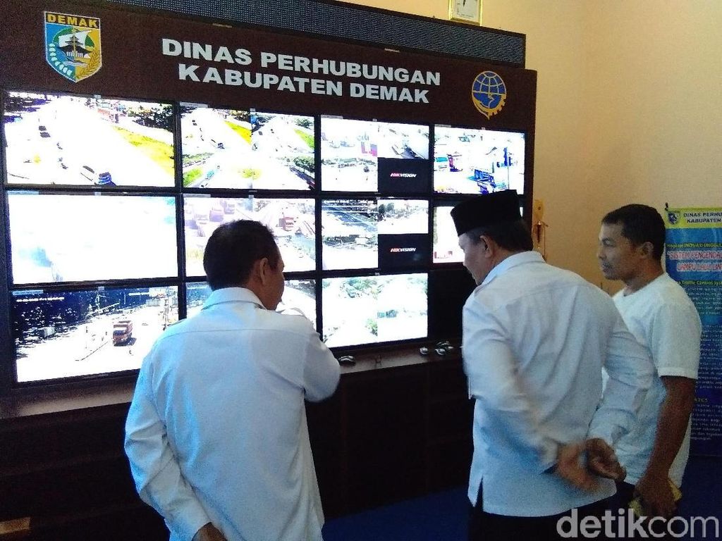 Puluhan CCTV Dipasang di 6 Titik Jalur Mudik Demak Puluhan CCTV Dipasang di 6 Titik Jalur Mudik Demak
