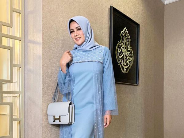 7 Gaya Olla Ramlan yang Bikin Netizen Takjub, Tasnya Harga Miliaran