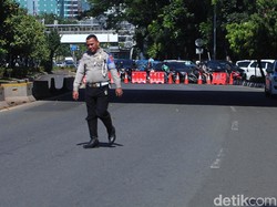 Antisipasi Demo, Lalin di Jl Gatot Subroto Arah DPR Ditutup